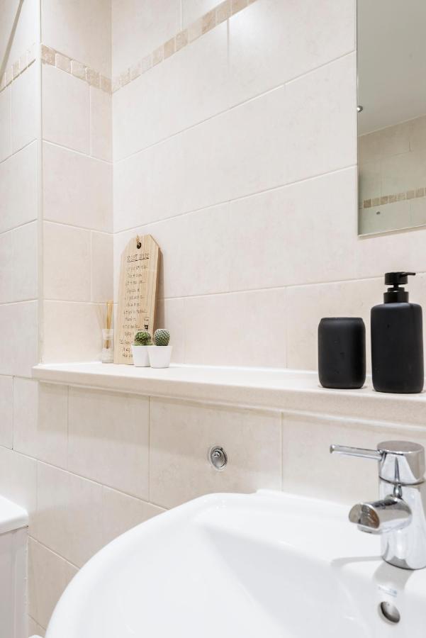 Air Host And Stay - Argyle Apartment Sleeps 4 City Centre Ливърпул Екстериор снимка